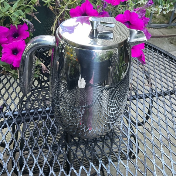 Bodum Thermal Stainless Steel 34 Ounce French Press Coffee Maker! - Picture 2 of 16